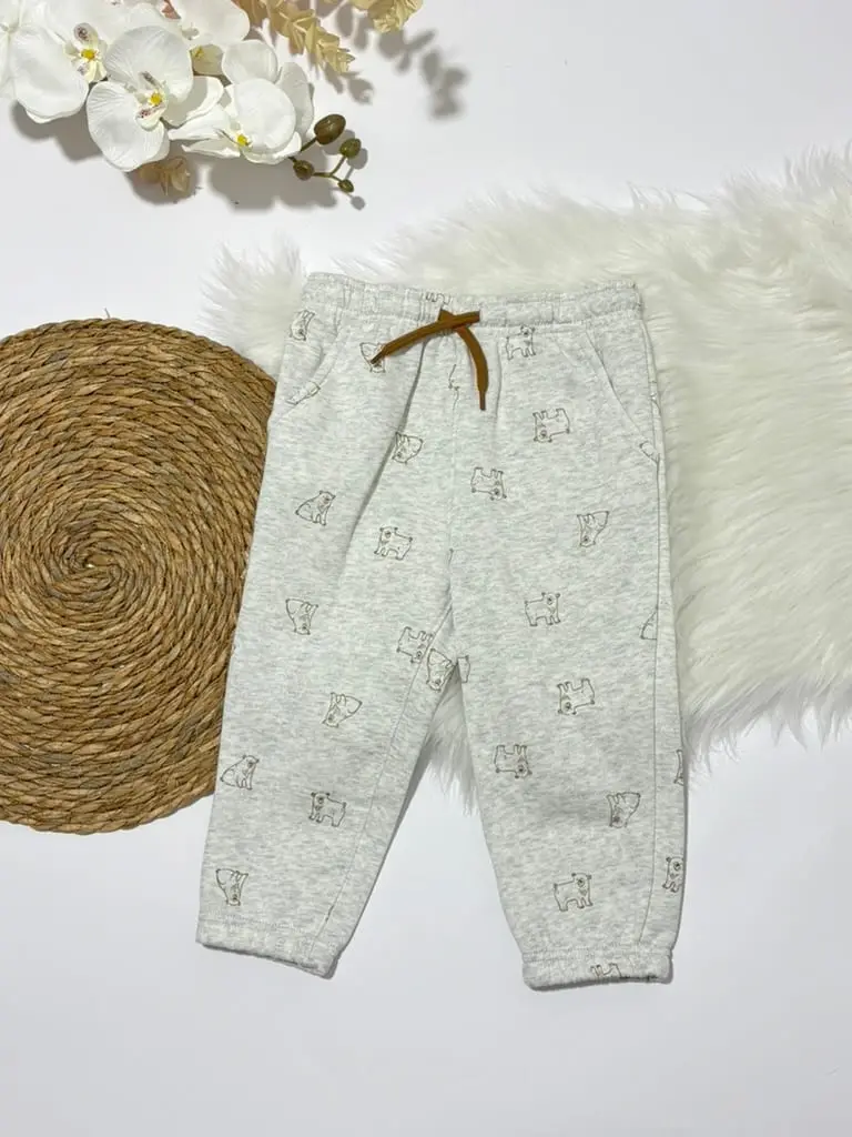 Sudadero con capucha color cacky y pants con osos polares · talla 18 Meses
